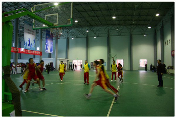 千里山工业园区举办篮球赛修