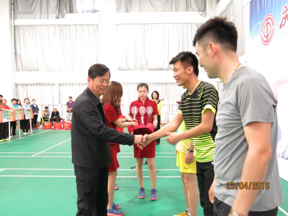 庆祝建市四十周年“乌海工会杯”全市职工羽毛球比赛成功举办