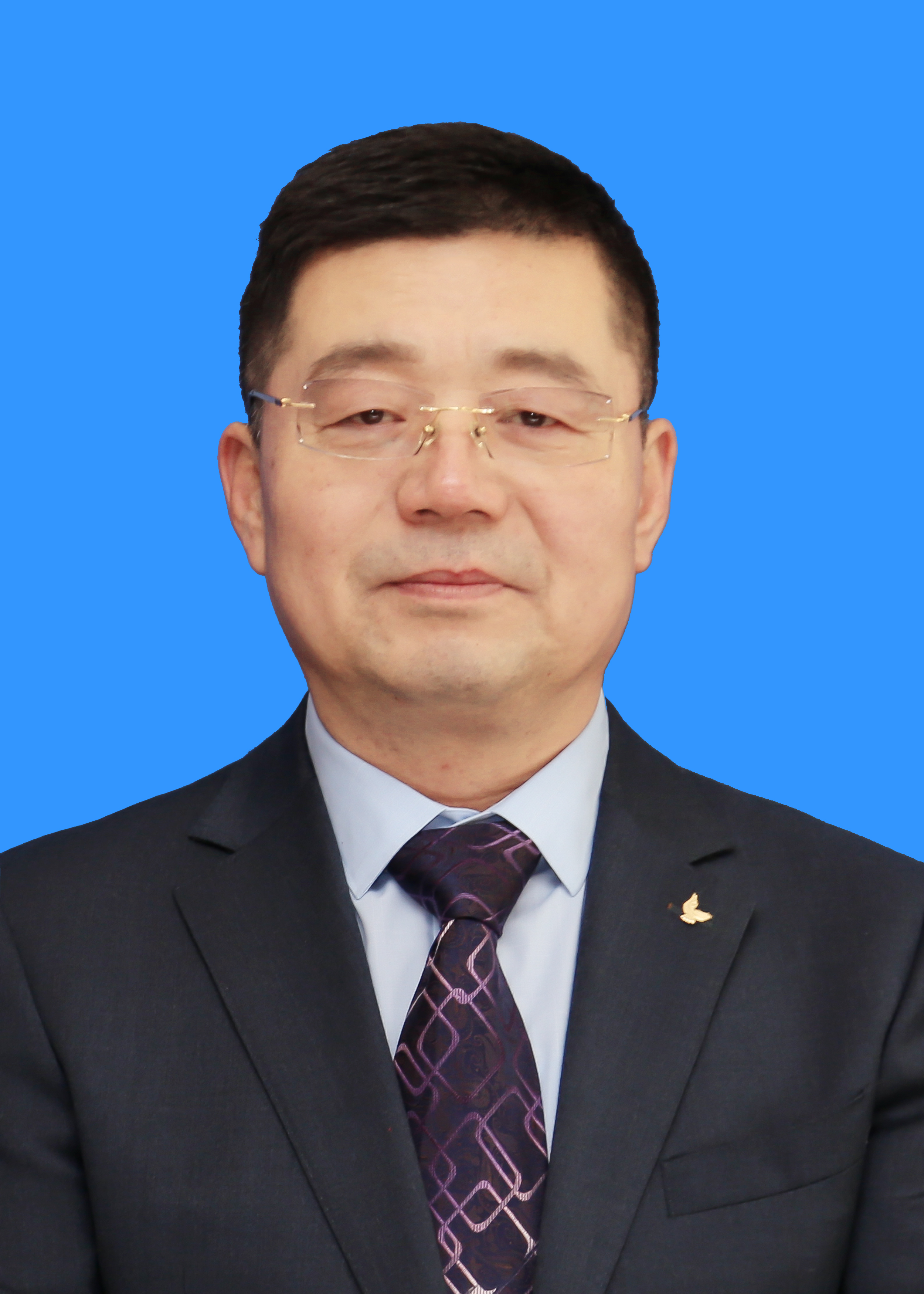 杨晓东  集团董事、千峰水泥集团董事长