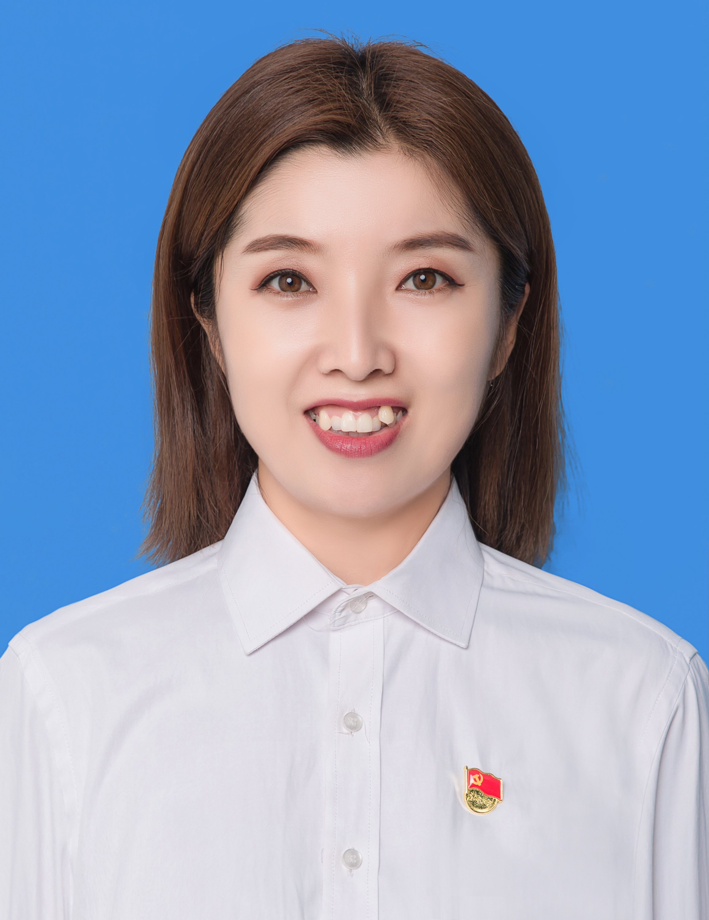 李    霞  党委副书记